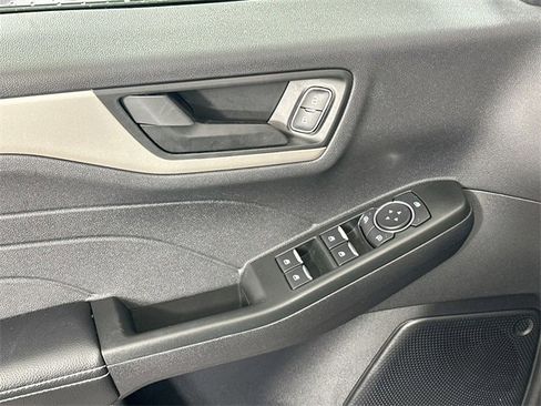 Used 2022 Ford Escape SE image 20