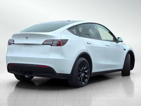 Used 2023 Tesla Model Y Long Range AWD/4WD image 5