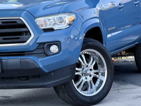 Used 2019 Toyota Tacoma SR5 RWD image 8