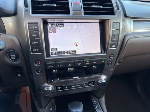 Used 2017 Lexus GX 460 image 16