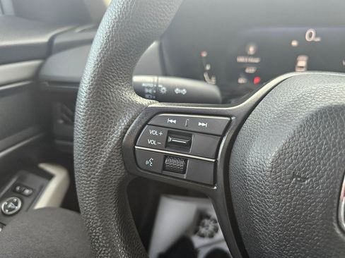 Used 2023 Honda Accord EX image 19