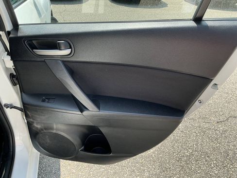 Used 2010 MAZDA MAZDA3 i Touring FWD image 26
