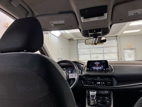 Used 2023 Nissan Rogue SV image 20