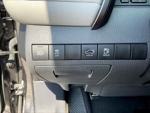 Used 2020 Toyota Camry SE image 32