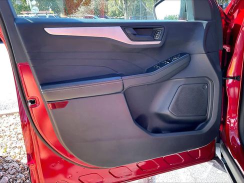 Used 2022 Ford Escape SE w/ SE Sport Appearance Package image 21