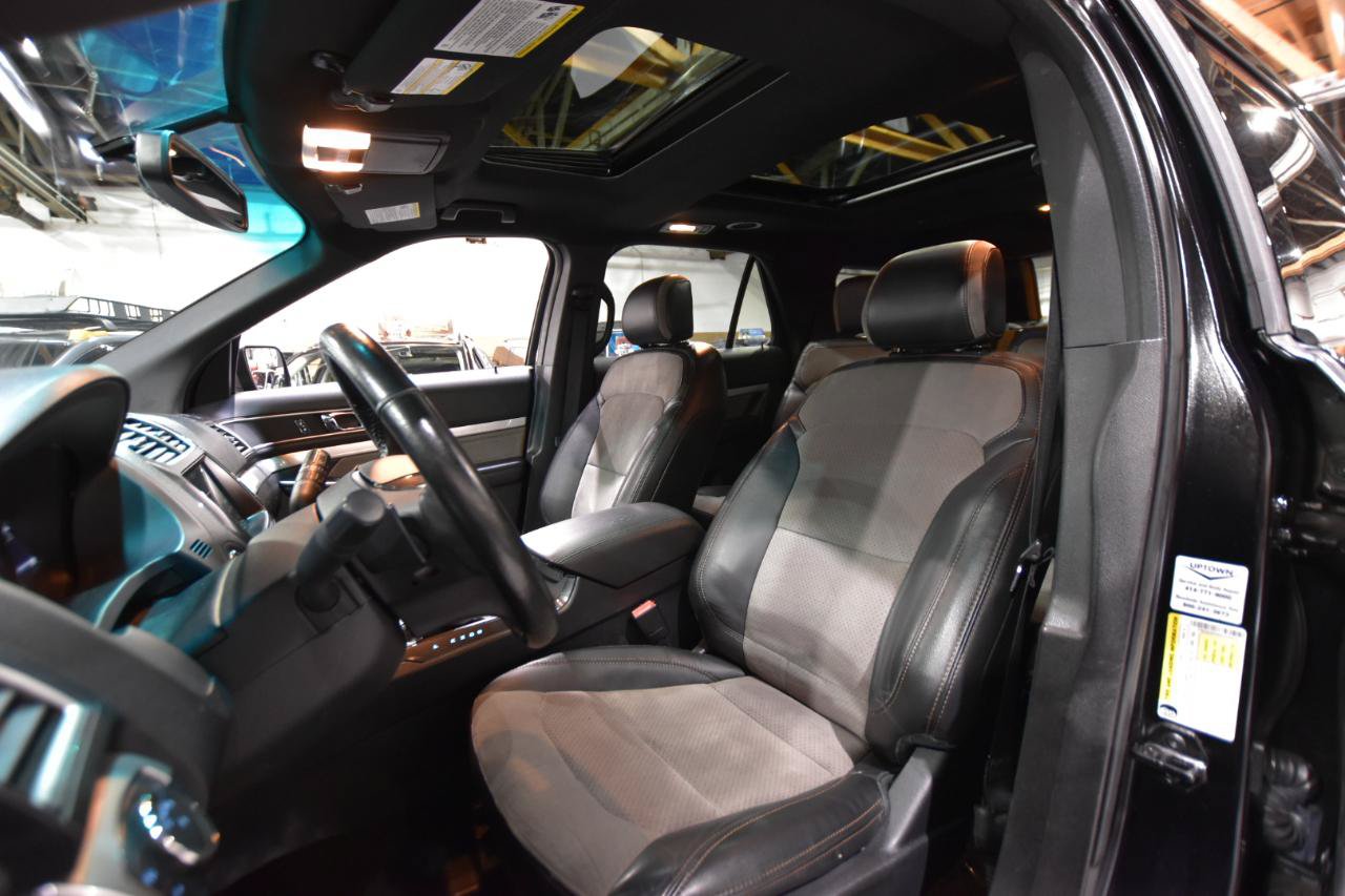 Used 2017 Ford Explorer XLT w/ Equipment Group 202A AWD/4WD image 32