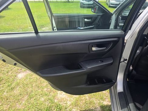 Used 2017 Toyota Camry SE FWD image 23