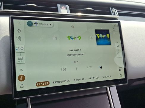 Certified 2026 Land Rover Range Rover Velar Dynamic SE AWD/4WD image 24