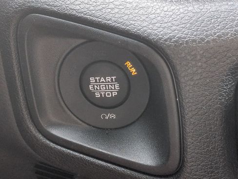 Certified 2025 Jeep Gladiator Mojave AWD/4WD image 25
