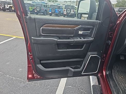 Used 2024 RAM 3500 Laramie w/ Towing Technology Group image 17