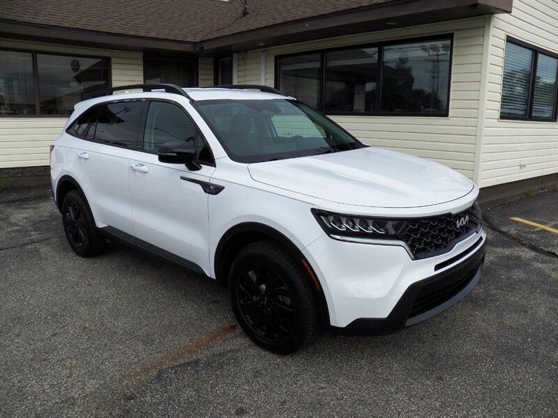 Used 2022 Kia Sorento S AWD/4WD image 1