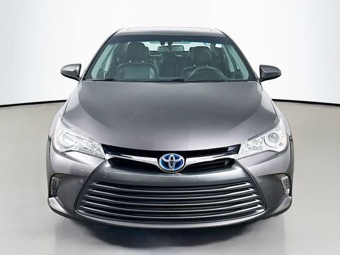 Used 2016 Toyota Camry XLE image 2