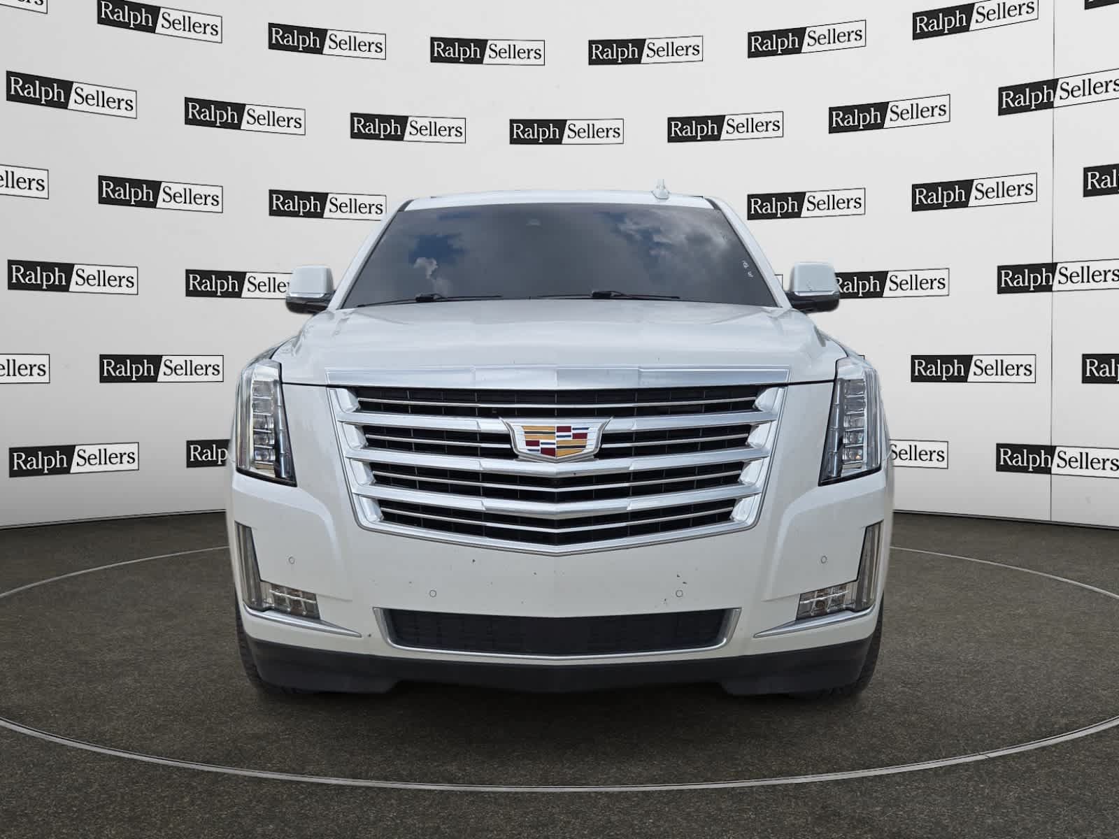 Used 2018 Cadillac Escalade Platinum RWD image 8