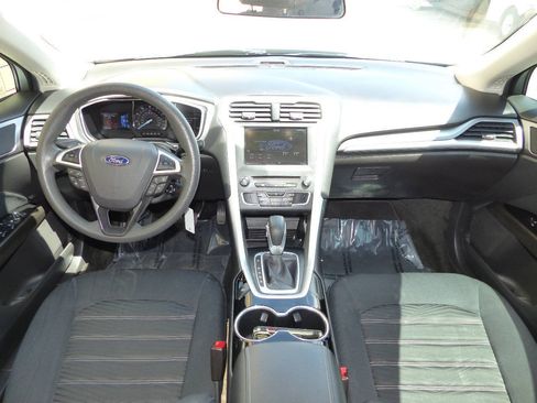 Used 2016 Ford Fusion SE FWD image 24