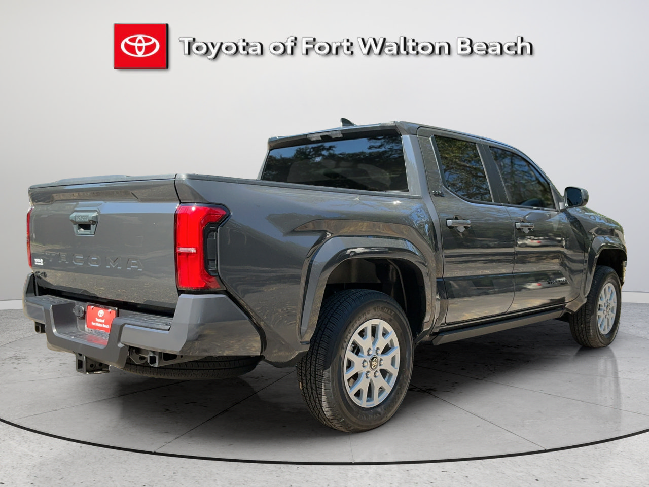 Used 2025 Toyota Tacoma SR5 AWD/4WD image 4