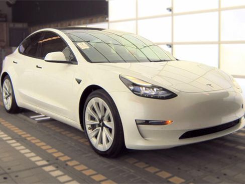 Used 2022 Tesla Model 3 Long Range AWD/4WD image 3
