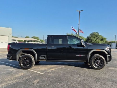 Used 2026 GMC Sierra 2500 AT4 w/ AT4 Premium Plus Package AWD/4WD image 4