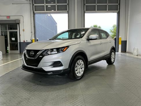 Used 2020 Nissan Rogue Sport S FWD image 2