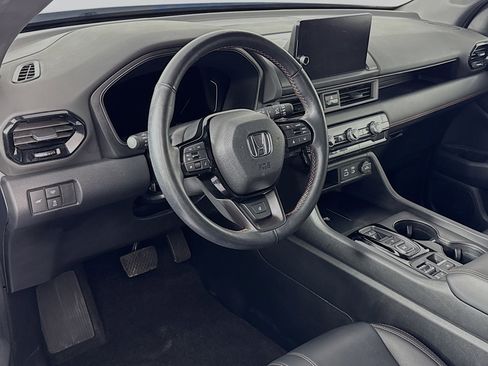 Used 2024 Honda Pilot TrailSport image 9