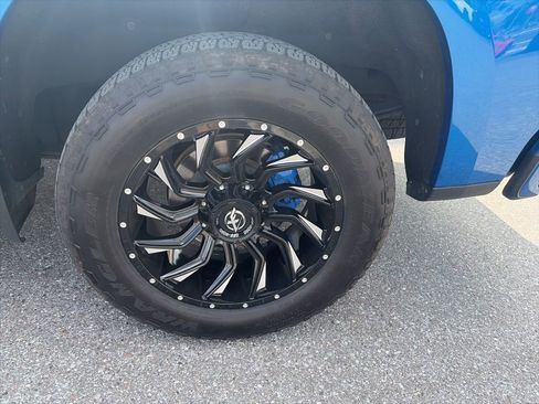 Used 2024 Chevrolet Silverado 1500 Custom w/ Turbomax Blackout Package RWD image 8