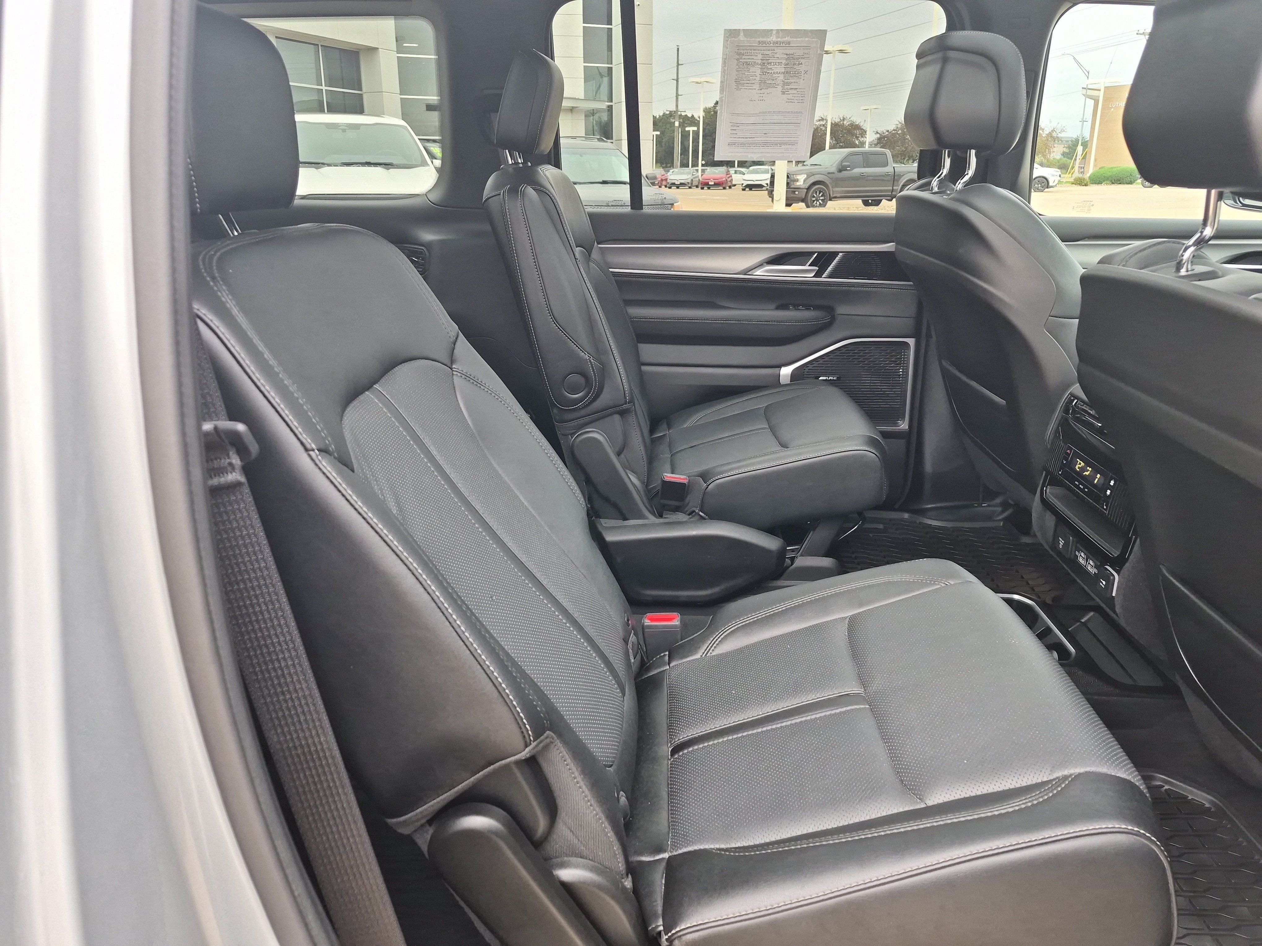 Used 2024 Jeep Wagoneer Series II AWD/4WD image 14