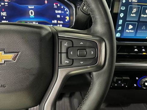 Used 2025 Chevrolet Silverado 1500 LT AWD/4WD image 18