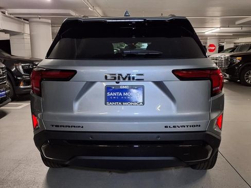 Used 2026 GMC Terrain Elevation w/ Black Edition FWD image 9