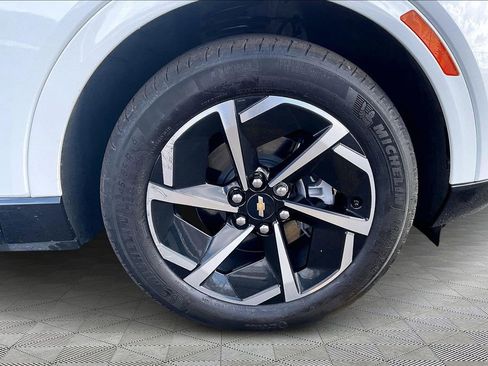 Used 2024 Chevrolet Equinox EV LT image 34