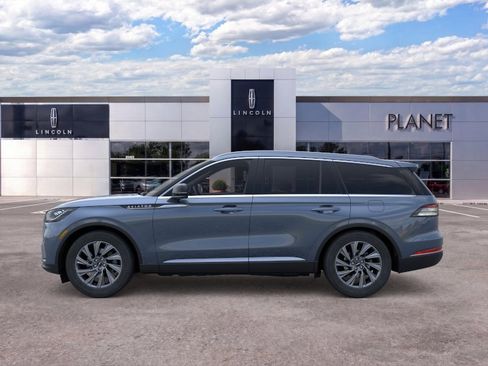 New 2026 Lincoln Aviator 2WD image 3