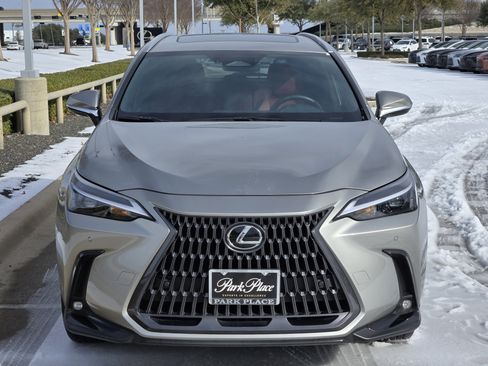 Certified 2025 Lexus NX 250 Premium Package image 9