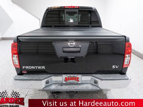 Used 2016 Nissan Frontier SV image 4