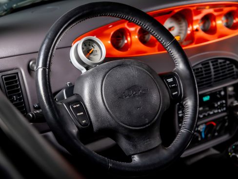 Used 2001 Chrysler Prowler image 16