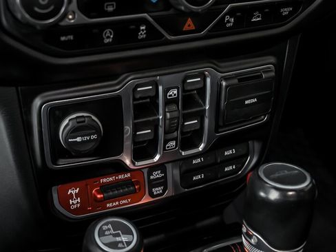 Used 2020 Jeep Gladiator Rubicon AWD/4WD image 30