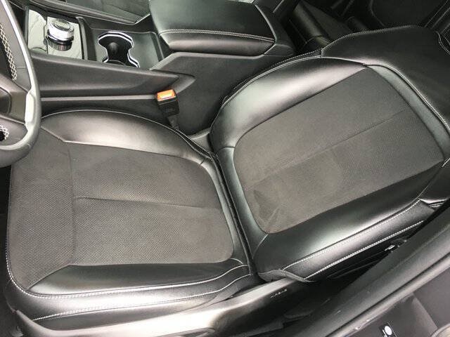 Used 2023 Jeep Grand Cherokee Altitude AWD/4WD image 15