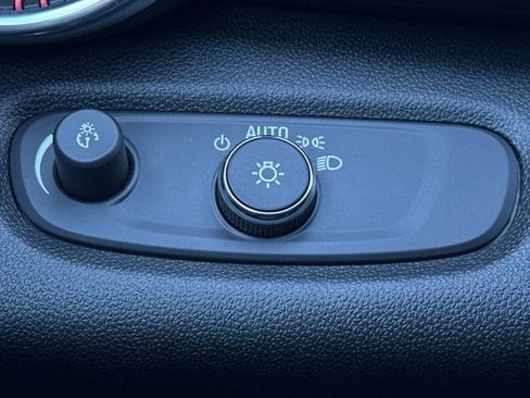 Certified 2024 Chevrolet Trax RS image 31