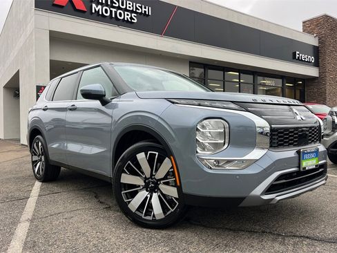 New 2026 Mitsubishi Outlander SE image 2