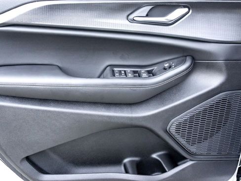 New 2025 Jeep Grand Cherokee L Altitude image 7