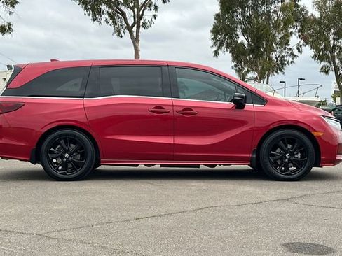 Certified 2023 Honda Odyssey Sport image 3
