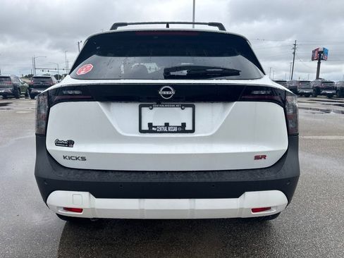 New 2026 Nissan Kicks SR w/ SR Premium Package image 4