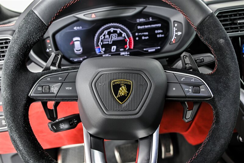 Used 2021 Lamborghini Urus AWD/4WD image 25