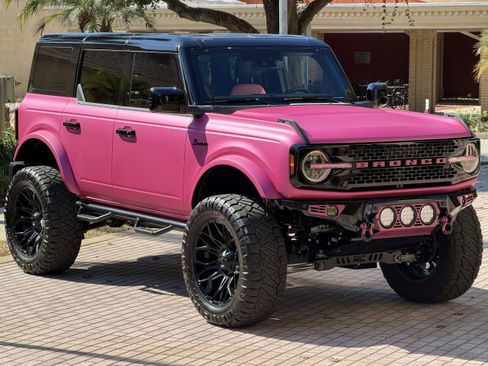 Used 2025 Ford Bronco Outer Banks AWD/4WD image 9