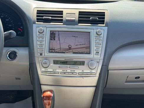 Used 2011 Toyota Camry XLE w/ SE/XLE Extra-Value Pkg FWD image 12