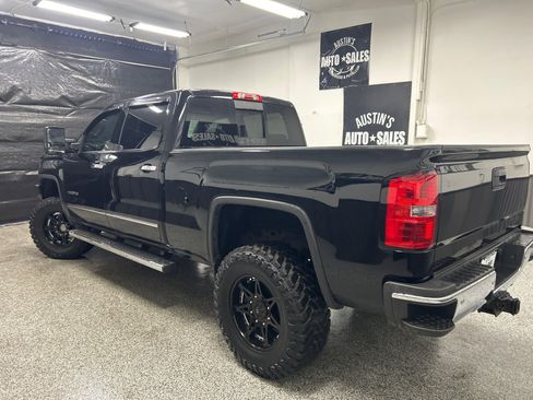 Used 2015 GMC Sierra 2500 SLT w/ Duramax Plus Package image 4