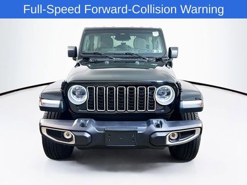 Used 2025 Jeep Wrangler Unlimited Sahara AWD/4WD image 2