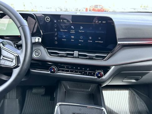 Used 2025 Chevrolet Equinox RS w/ Safety and Technology Package image 13