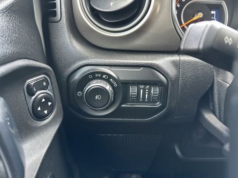 Used 2021 Jeep Wrangler Unlimited Sport image 22