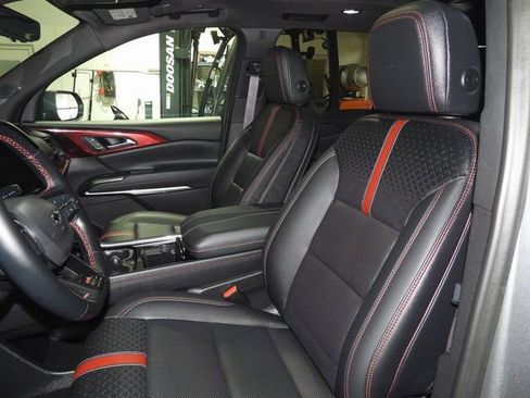 Used 2024 Chevrolet Traverse RS w/ LPO, Floor Liner Package image 35