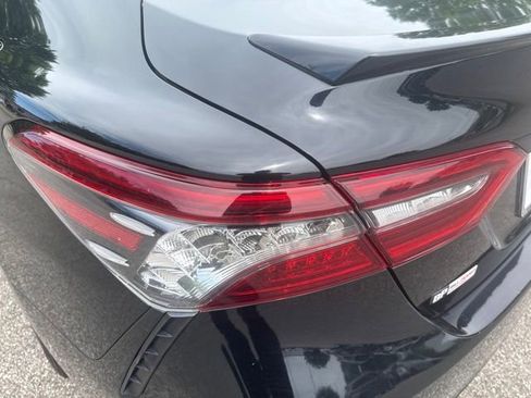 Used 2022 Toyota Camry XSE w/ Navigation Package FWD image 9
