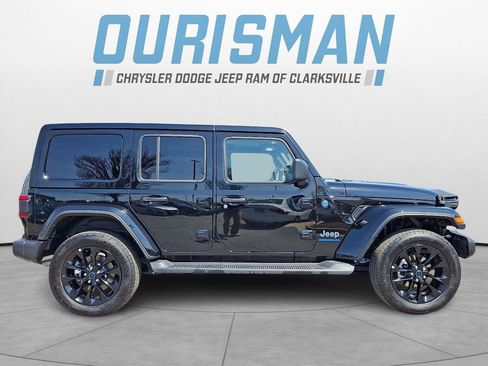 Certified 2025 Jeep Wrangler Unlimited Sahara AWD/4WD image 7