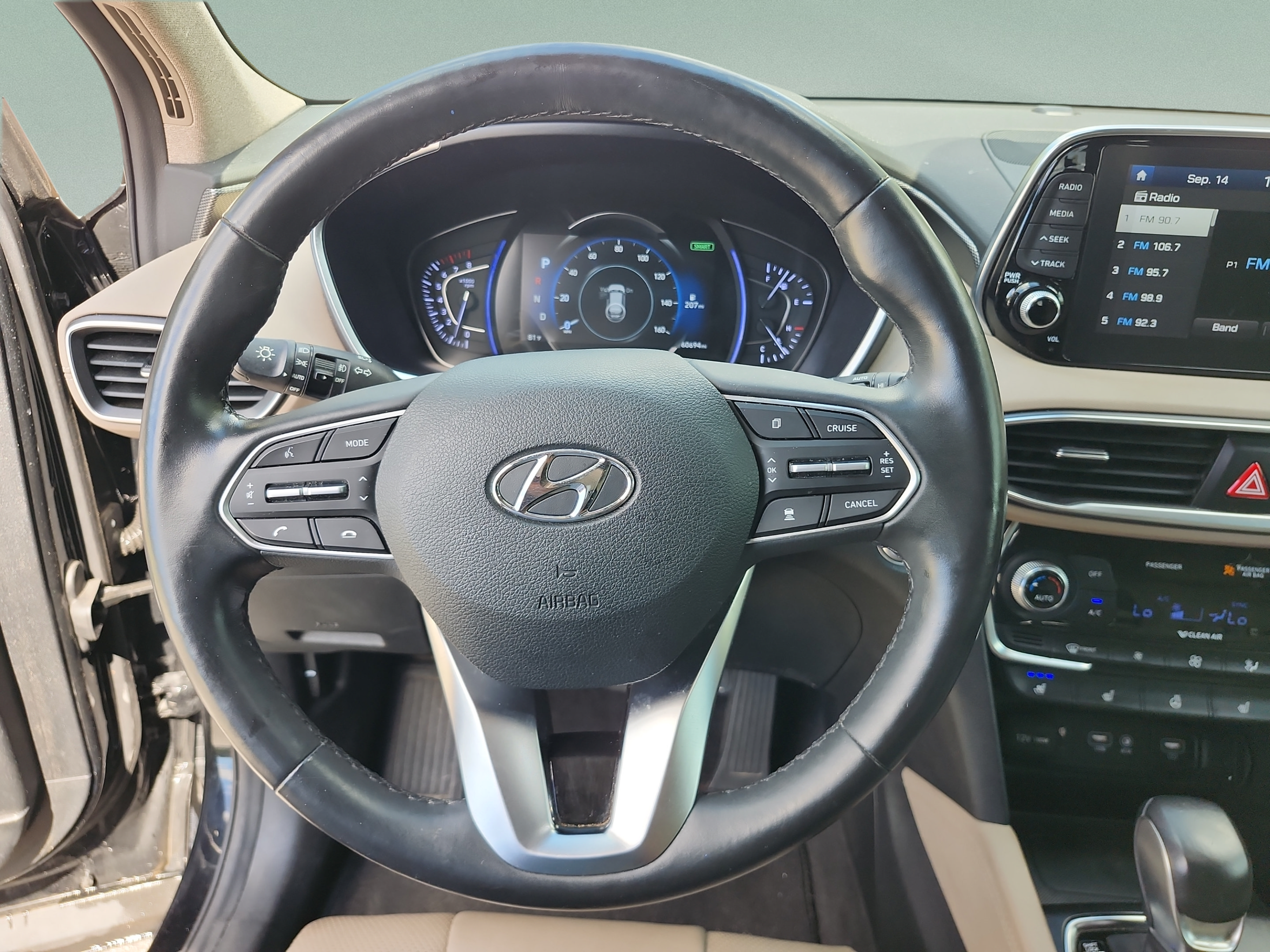 Used 2019 Hyundai Santa Fe FWD image 9